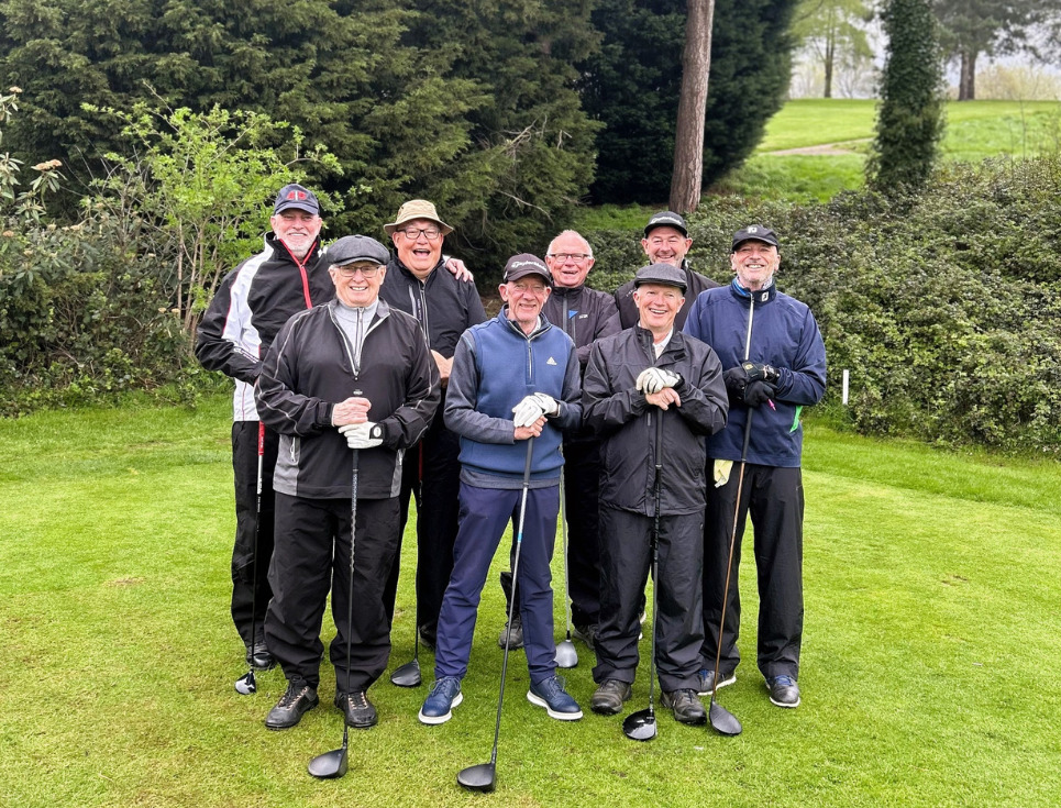 A group of golfers at a previous SRH Golf Day